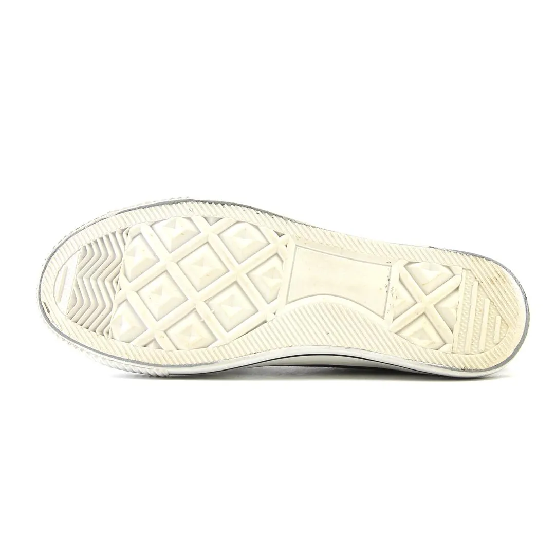 FABULOUS FOOTWEAR .