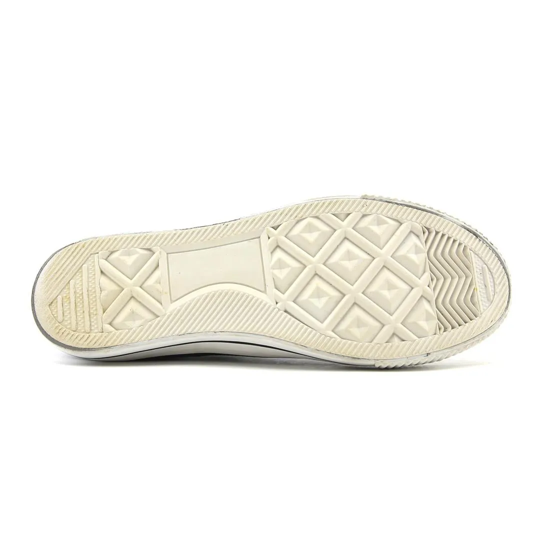 FABULOUS FOOTWEAR .
